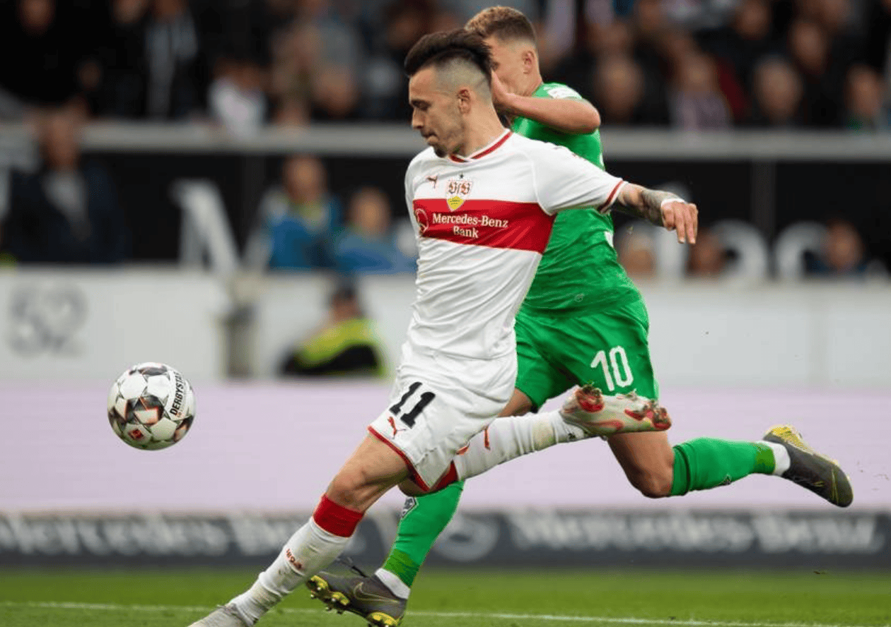 AYX-赛后突围战来临；斯图加特围绕荷甲防线松动；管理层满意；年轻球员得到机会的简单介绍