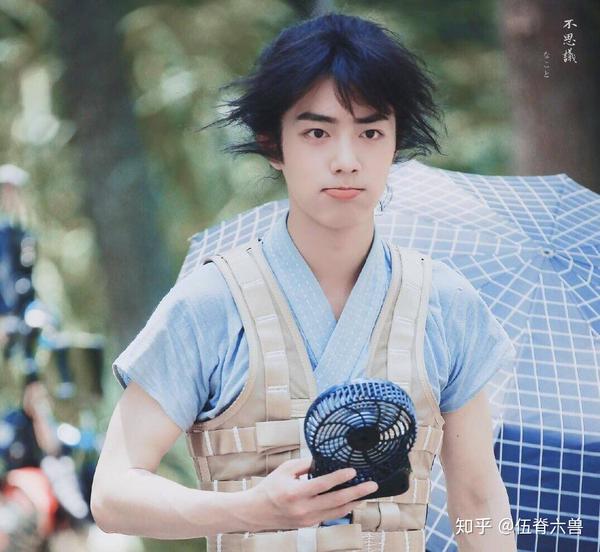 AYX-包含Doinb赛事官方发布高光表现新规，热火争议不断！的词条