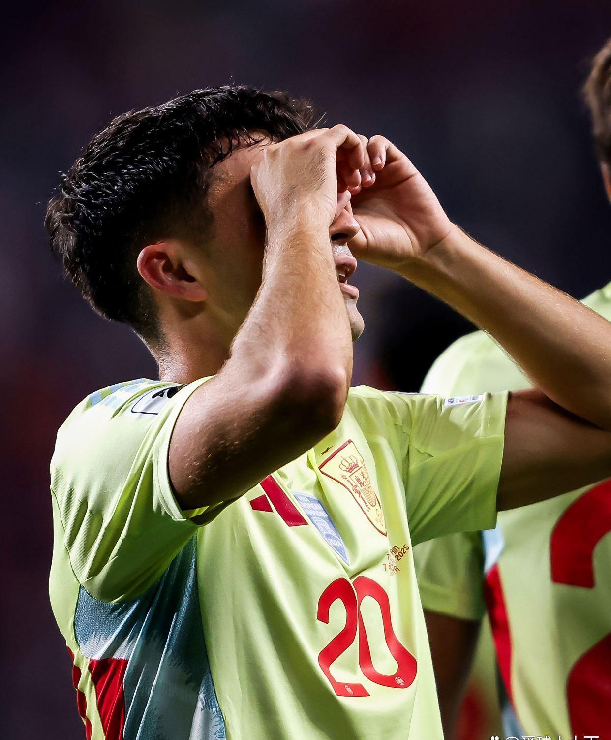 AYX-詹姆斯在西班牙队比赛中赛事规则更新，赛况扑朔迷离引发热议！的简单介绍