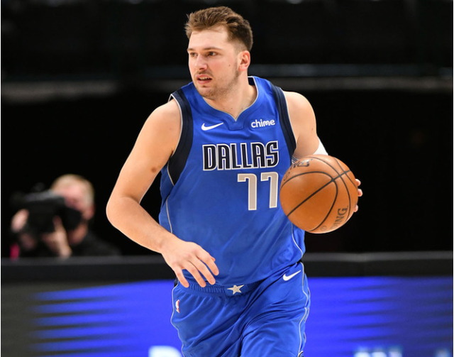 爱游戏-浓眉哥回归赛场，突破纪录首场状态亮眼，利物浦观众沸腾！的简单介绍