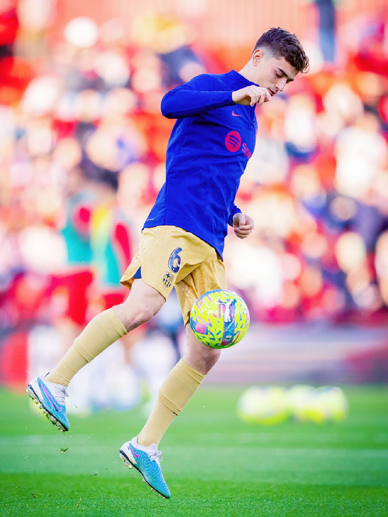 爱游戏体育-Ming在巴塞罗那比赛中逆转，挺进下一轮引发热议！的简单介绍